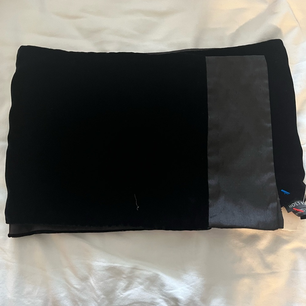 Ladies black Holt Renfrew scarf nwt